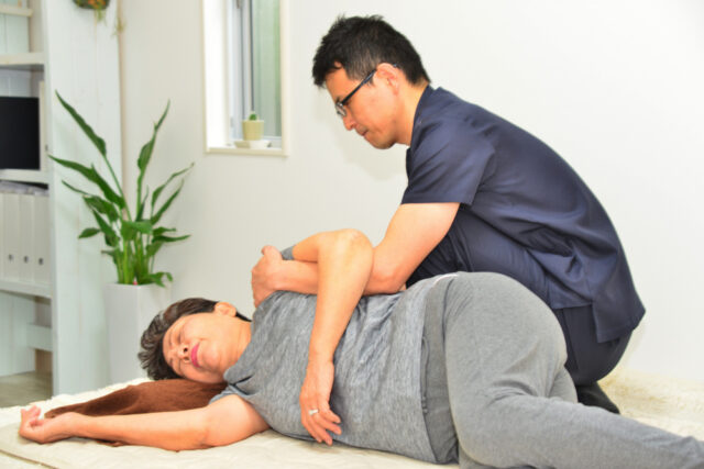 鹿児島で背中の痛み『首から肩甲骨が痛い』症状を改善できる整体院